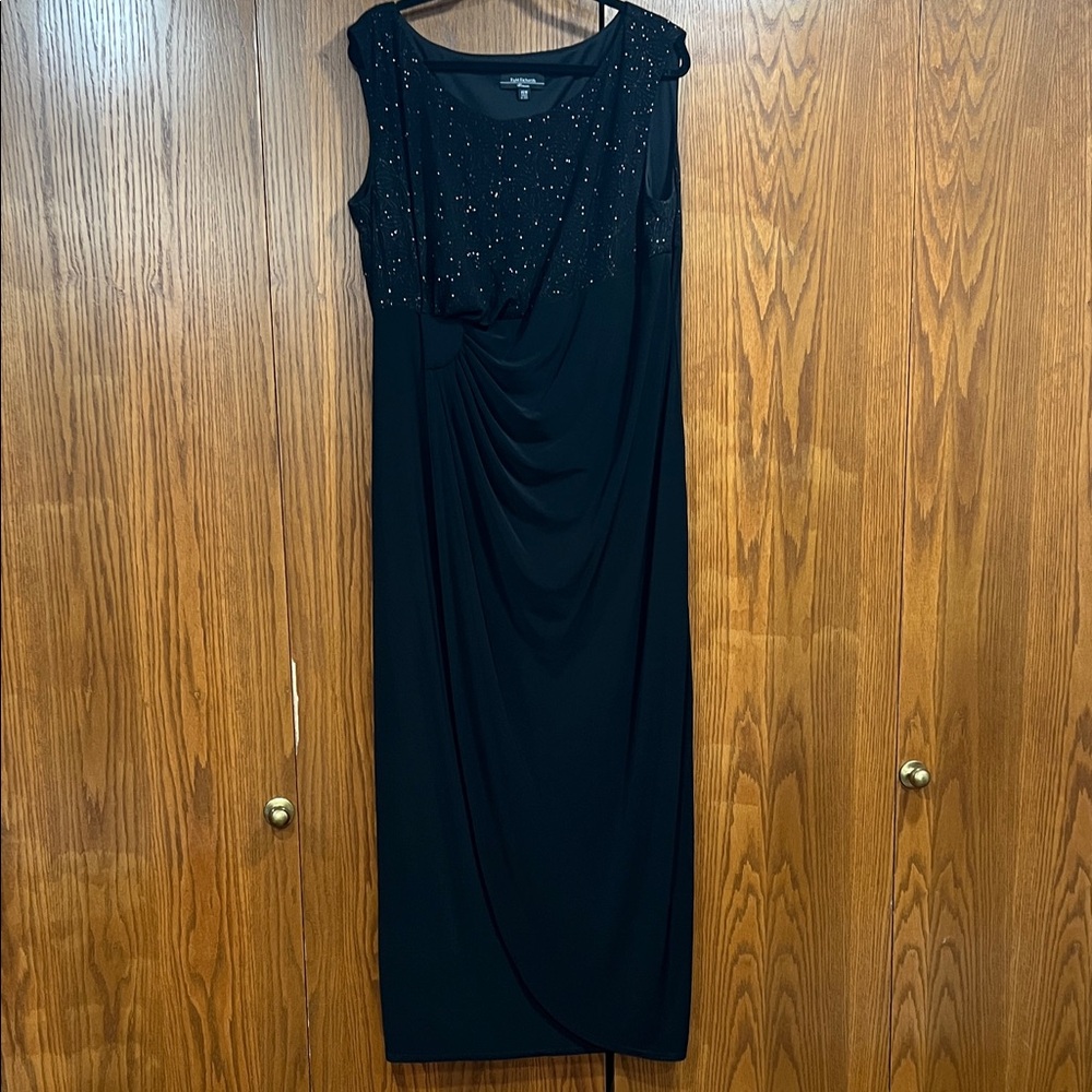 Elegant Black Sleeveless Maxi Dress R &M Richard’s